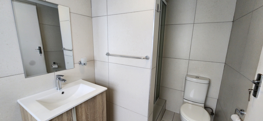 To Let 4 Bedroom Property for Rent in Bloubergrant Western Cape